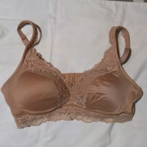 Like New! Warners Wireless Bra